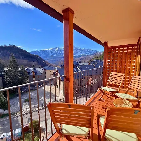 Apartment Atico Pena Blanca: Magnificas Vistas Al Valle *